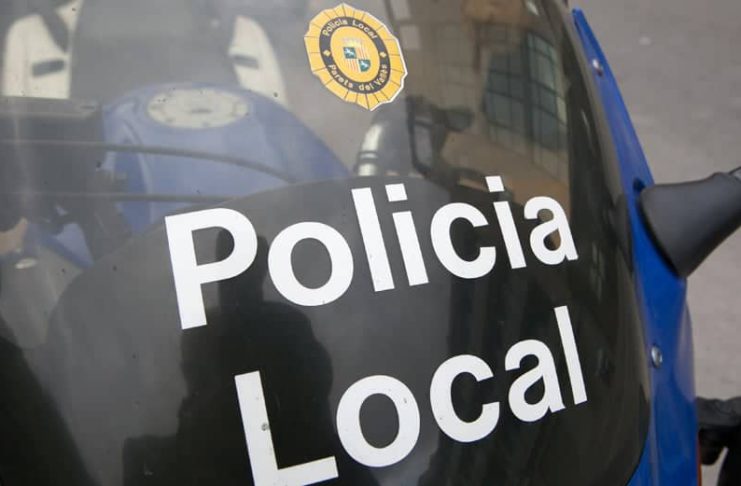 La Policia Local de Parets del Vallès deté dos joves per un delicte de robatori amb violència i intimidació La Policia Local de Parets del Vallès deté dos joves per un delicte de robatori amb violència i intimidació
