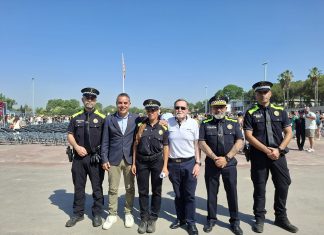 Parets assisteix al lliurament de diplomes del curs de formació bàsiques per a policies