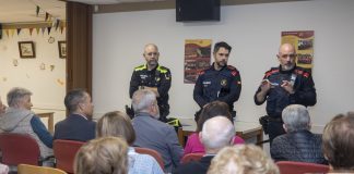 La Policia Local i els Mossos d’Esquadra ofereixen una xerrada de prevenció d’estafes i robatoris a la gent gran de Parets